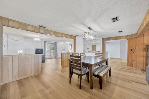 Casa en venta en Brandon, Florida, 3 dormitorios, 216.18 m2 № 1743322 - foto 18