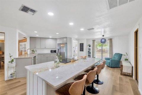 Casa en venta en Brandon, Florida, 3 dormitorios, 216.18 m2 № 1743322 - foto 5