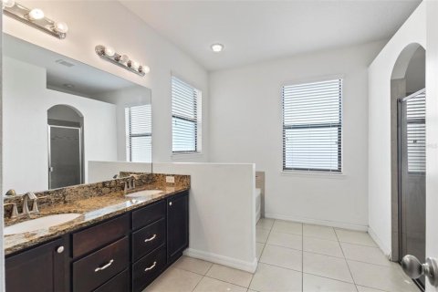 Casa en venta en Groveland, Florida, 5 dormitorios, 240.99 m2 № 1572200 - foto 23