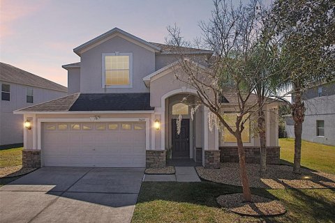 House in Tampa, Florida 5 bedrooms, 314.2 sq.m. № 2113840