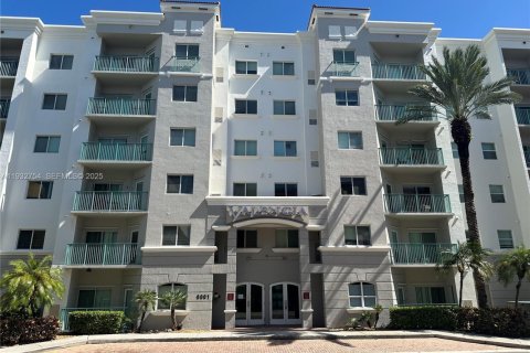 Condo in South Miami, Florida, 1 bedroom № 1991602 - photo 17
