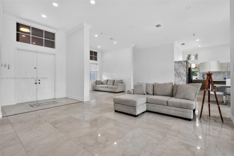 House in Pembroke Pines, Florida 3 bedrooms, 211.91 sq.m. № 1970258 - photo 9