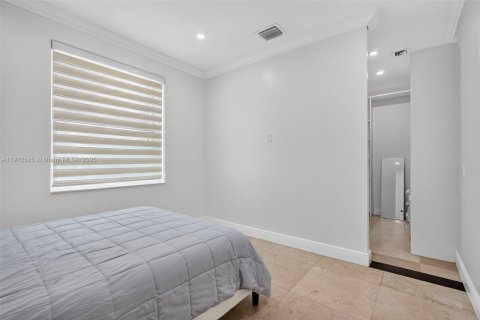 House in Pembroke Pines, Florida 3 bedrooms, 211.91 sq.m. № 1970258 - photo 29