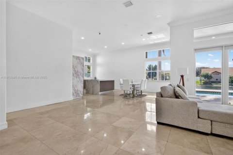 House in Pembroke Pines, Florida 3 bedrooms, 211.91 sq.m. № 1970258 - photo 11
