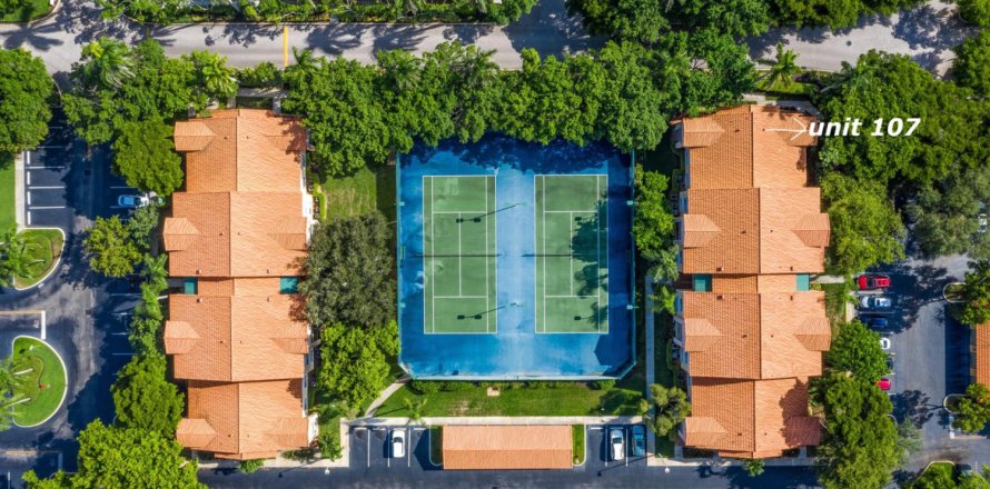 Condo in Hypoluxo, Florida, 2 bedrooms № 1145826