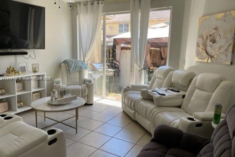 Touwnhouse à vendre à Homestead, Floride: 4 chambres, 163.97 m2 № 1979322 - photo 4