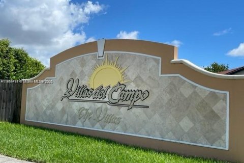 Touwnhouse à vendre à Homestead, Floride: 4 chambres, 163.97 m2 № 1979322 - photo 2