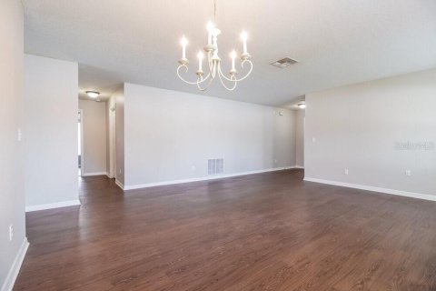 Villa ou maison à louer à Tavares, Floride: 4 chambres, 179.21 m2 № 1883572 - photo 4