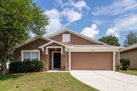 Villa ou maison à louer à Tavares, Floride: 4 chambres, 179.21 m2 № 1883572 - photo 1