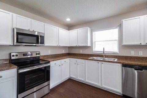 Villa ou maison à louer à Tavares, Floride: 4 chambres, 179.21 m2 № 1883572 - photo 5