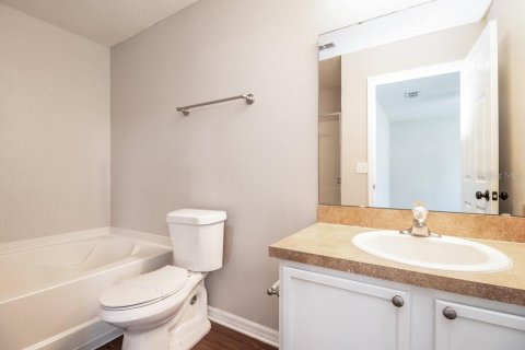 Villa ou maison à louer à Tavares, Floride: 4 chambres, 179.21 m2 № 1883572 - photo 9