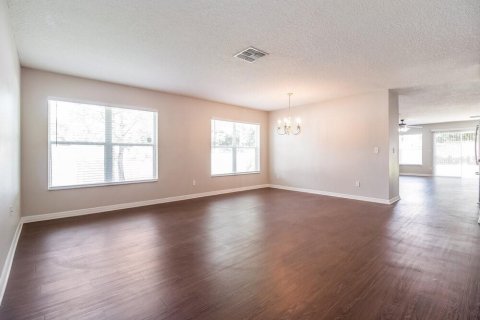 Villa ou maison à louer à Tavares, Floride: 4 chambres, 179.21 m2 № 1883572 - photo 3