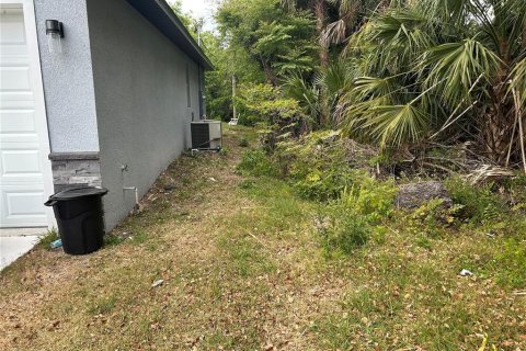 House in Sanford, Florida 3 bedrooms, 108.79 sq.m. № 1721937 - photo 3