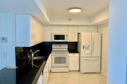 Condominio en alquiler en Aventura, Florida, 2 dormitorios, 109.72 m2 № 2022130 - foto 2