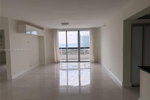 Condominio en alquiler en Aventura, Florida, 2 dormitorios, 109.72 m2 № 2022130 - foto 5