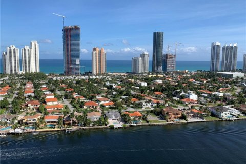 Condominio en alquiler en Aventura, Florida, 2 dormitorios, 109.72 m2 № 2022130 - foto 16