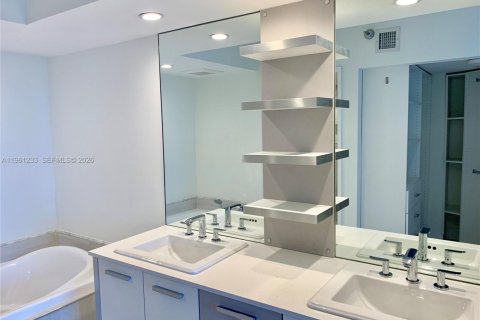 Condominio en alquiler en Aventura, Florida, 2 dormitorios, 109.72 m2 № 2022130 - foto 8