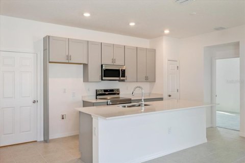 Casa en venta en Fruitland Park, Florida, 3 dormitorios, 139.45 m2 № 1767089 - foto 3