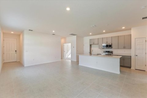 Casa en venta en Fruitland Park, Florida, 3 dormitorios, 139.45 m2 № 1767089 - foto 5