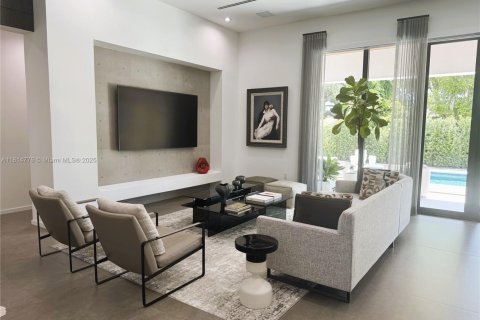 House in Miami, Florida 4 bedrooms, 270.81 sq.m. № 1766488 - photo 7