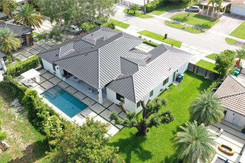House in Miami, Florida 4 bedrooms, 270.81 sq.m. № 1766488 - photo 3