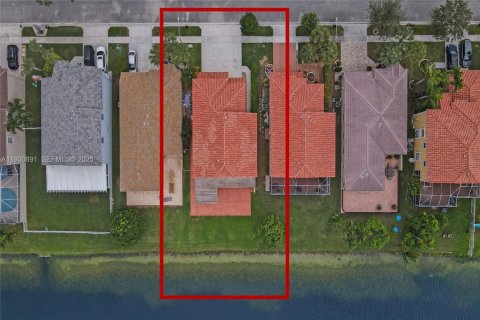 Купить виллу или дом в Пемброк-Пайнс, Флорида 4 спальни, 310.94м2, № 1991532 - фото 5