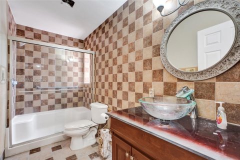 Купить виллу или дом в Пемброк-Пайнс, Флорида 4 спальни, 310.94м2, № 1991532 - фото 30