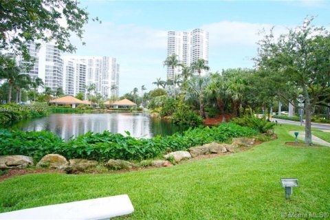 Condo in Aventura, Florida, 2 bedrooms  № 1715058 - photo 7