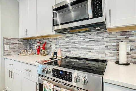 Casa en venta en Winter Haven, Florida, 4 dormitorios, 219.25 m2 № 2123433 - foto 17
