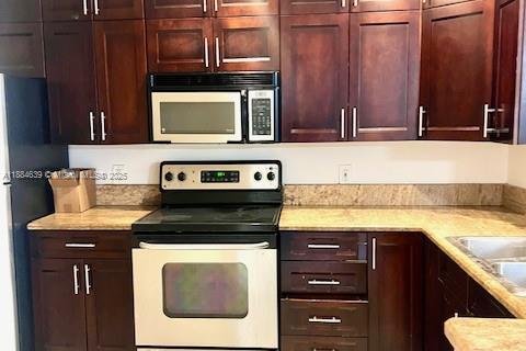 Condominio en venta en Coral Springs, Florida, 2 dormitorios, 103.49 m2 № 2013791 - foto 7