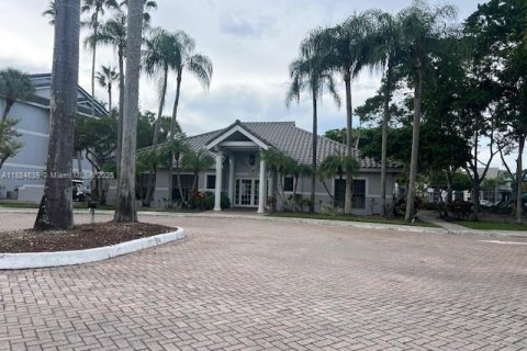 Condominio en venta en Coral Springs, Florida, 2 dormitorios, 103.49 m2 № 2013791 - foto 1