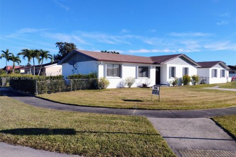 Casa en Miami, Florida 3 dormitorios, 129.51 m2 № 1995193