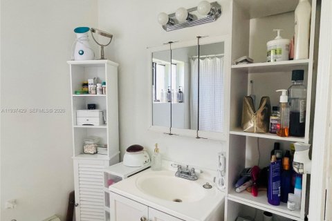 Casa en venta en Miami, Florida, 3 dormitorios, 129.51 m2 № 1995193 - foto 10