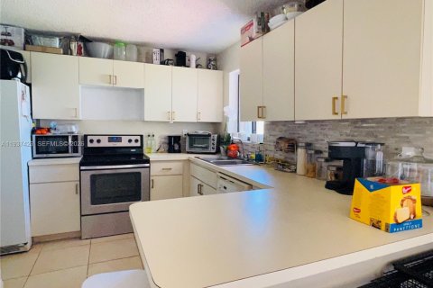 Casa en venta en Miami, Florida, 3 dormitorios, 129.51 m2 № 1995193 - foto 6