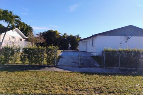 Casa en venta en Miami, Florida, 3 dormitorios, 129.51 m2 № 1995193 - foto 12