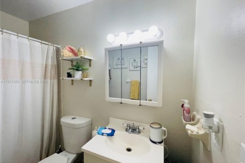 Casa en venta en Miami, Florida, 3 dormitorios, 129.51 m2 № 1995193 - foto 8