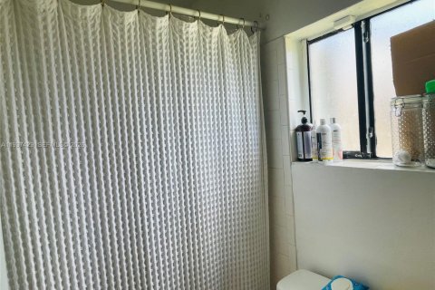 Casa en venta en Miami, Florida, 3 dormitorios, 129.51 m2 № 1995193 - foto 11