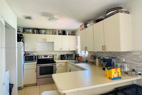 Casa en venta en Miami, Florida, 3 dormitorios, 129.51 m2 № 1995193 - foto 5