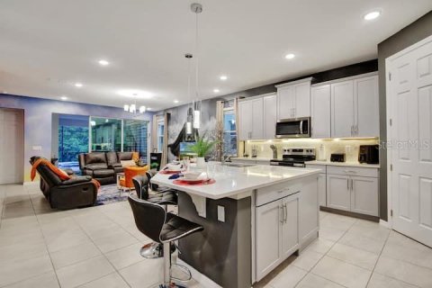 Casa en venta en Kissimmee, Florida, 7 dormitorios, 329.25 m2 № 2143368 - foto 8