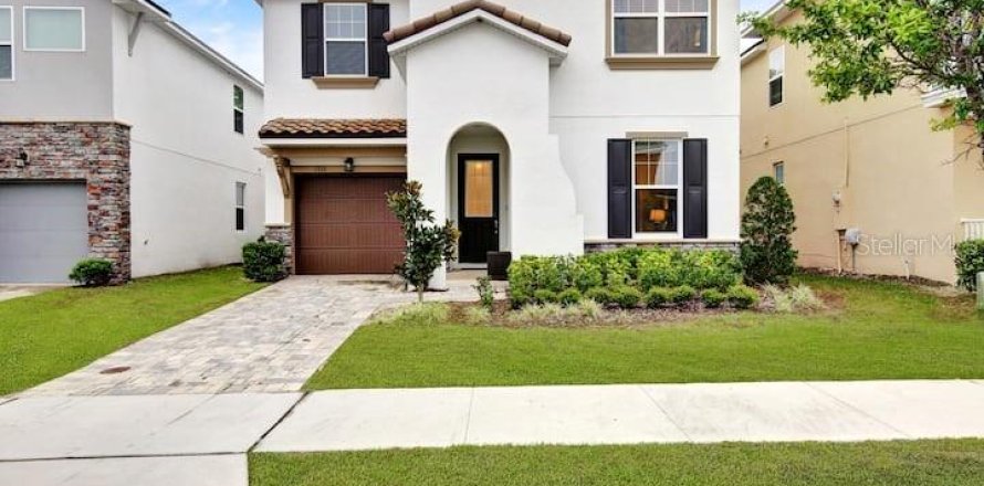 Casa en Kissimmee, Florida 7 dormitorios, 329.25 m2 № 2143368