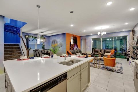 Casa en venta en Kissimmee, Florida, 7 dormitorios, 329.25 m2 № 2143368 - foto 6