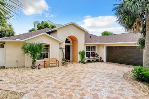 Casa en venta en Flagler Beach, Florida, 3 dormitorios, 219.9 m2 № 1835518 - foto 1