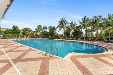 Adosado en venta en Riviera Beach, Florida, 3 dormitorios, 121.79 m2 № 1223128 - foto 1