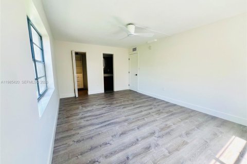 Купить кондоминиум в Майами-Бич, Флорида 3 спальни, 123.37м2, № 2047187 - фото 27