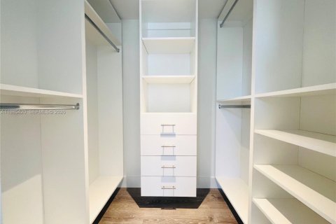 Купить кондоминиум в Майами-Бич, Флорида 3 спальни, 123.37м2, № 2047187 - фото 29