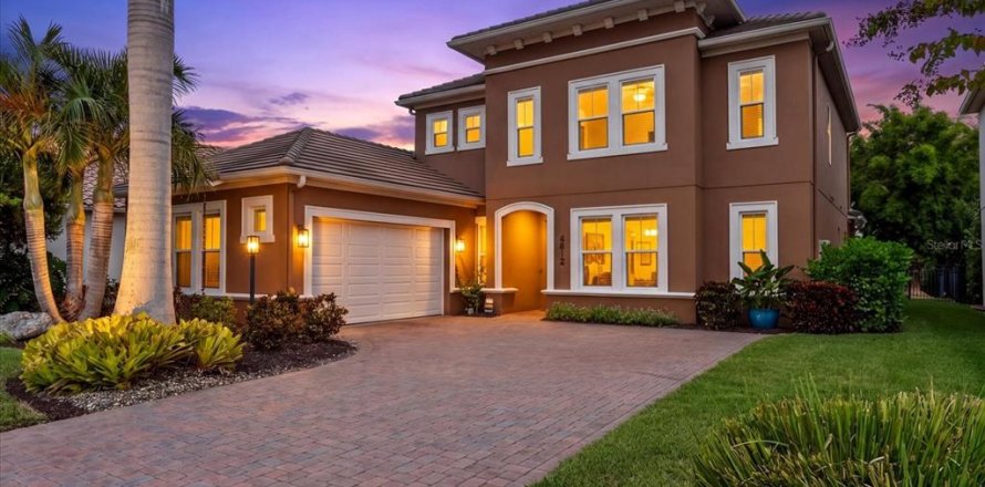 Casa en Bradenton, Florida 4 dormitorios, 286.42 m2 № 2414888
