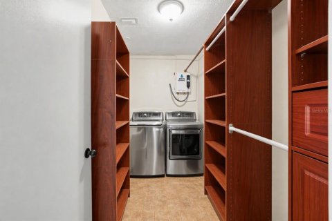 Villa ou maison à vendre à New Port Richey, Floride: 4 chambres, 229.47 m2 № 2406621 - photo 27