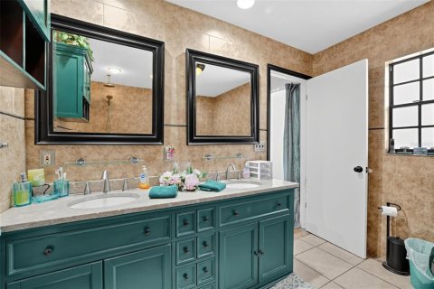 Villa ou maison à vendre à New Port Richey, Floride: 4 chambres, 229.47 m2 № 2406621 - photo 18