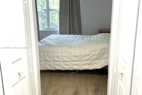 House in Miramar, Florida 4 bedrooms, 193.42 sq.m. № 2064633 - photo 19