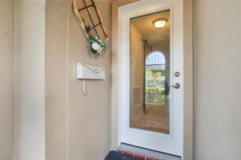 Condo in New Port Richey, Florida, 2 bedrooms № 2218201 - photo 23